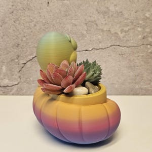 3D Printed Worm Planter, Colorful Gradient PLA Succulent Pot, Whimsical Desk Decor image 9