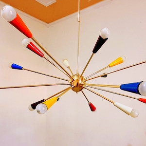 Lampadario Sputnik a 16 bracci multicolori dal design di metà secolo, lampada da soffitto in ottone realizzata a mano immagine 2