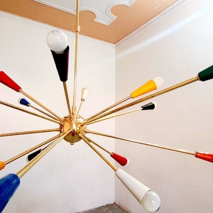 Lampadario Sputnik a 16 bracci multicolori dal design di metà secolo, lampada da soffitto in ottone realizzata a mano immagine 7