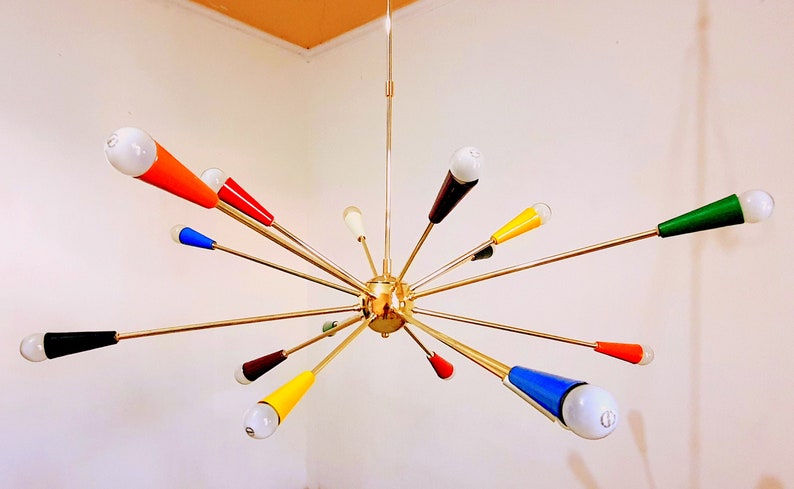 Lampadario Sputnik a 16 bracci multicolori dal design di metà secolo, lampada da soffitto in ottone realizzata a mano immagine 4