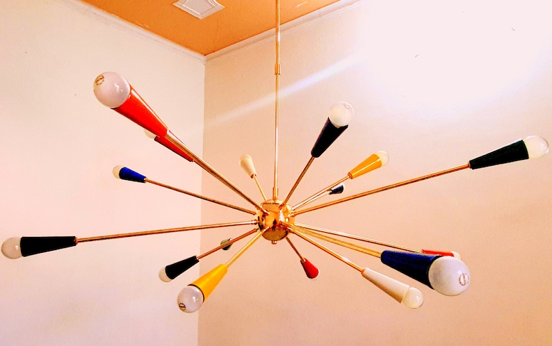 Lampadario Sputnik a 16 bracci multicolori dal design di metà secolo, lampada da soffitto in ottone realizzata a mano immagine 5