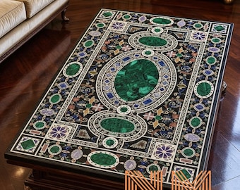 Luxe Pietra Dura-salontafel, zwart marmeren inlegwerk tafelblad met malachiet en edelstenen, handgemaakt Italiaans renaissancemeubilair