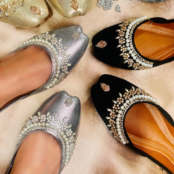 Handmade Ladies Pakistani Indian Khusa Sandal | Diamonte and Pearl Punjabi Jutti | Wedding shoes | Gift For Her | Gold Silver Black Pink