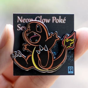 Pin de esmalte Neon Glow Charma