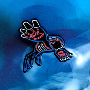 Alfiler de esmalte marino legendario con brillo de neón