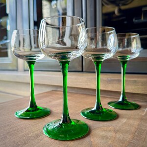 VINTAGE GREEN GLASSES: Luminarc Emerald Green Flare Stem Rhine ...