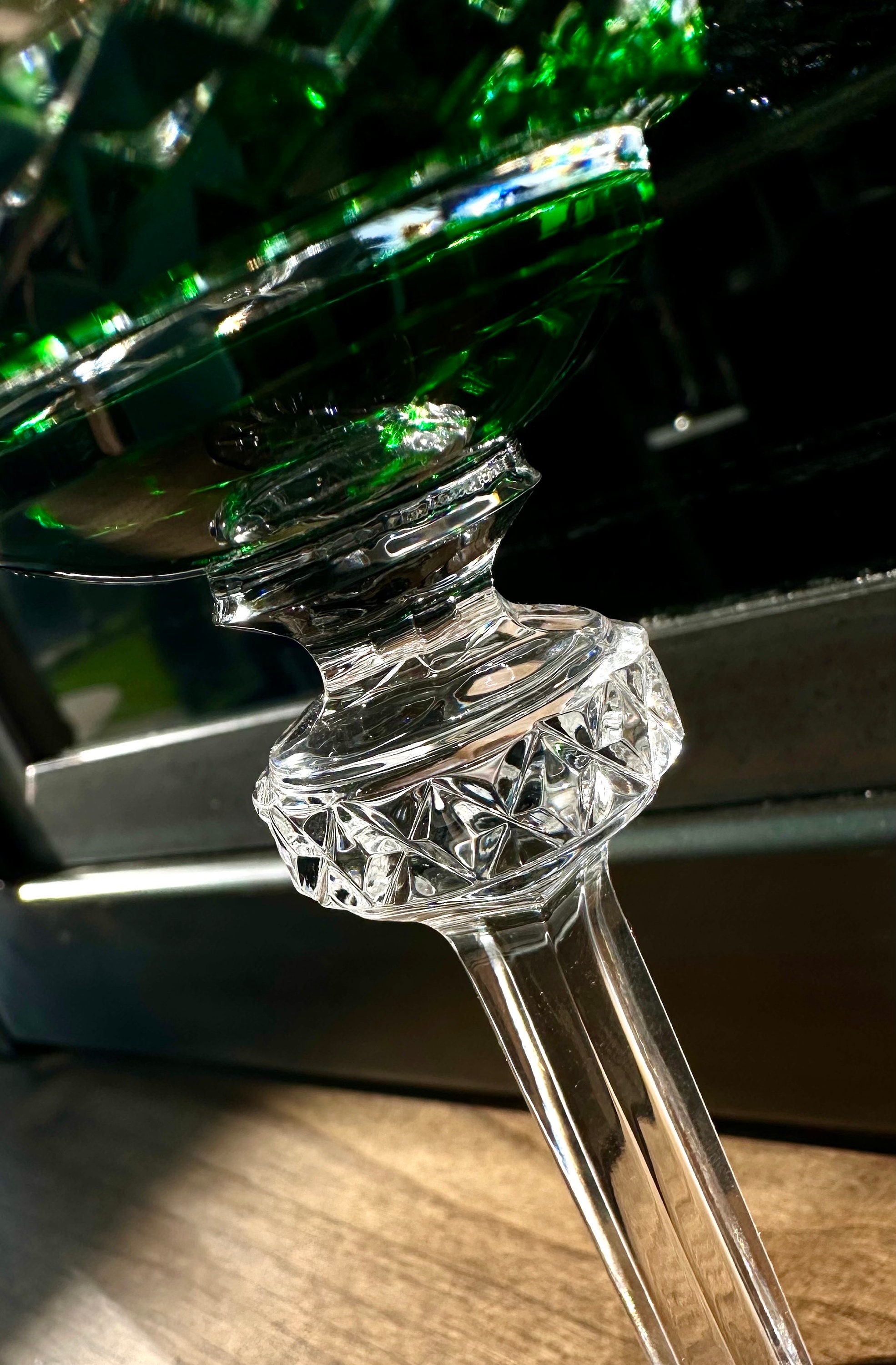 GREEN CRYSTAL GLASS: Vintage Godinger King Louis Emerald
