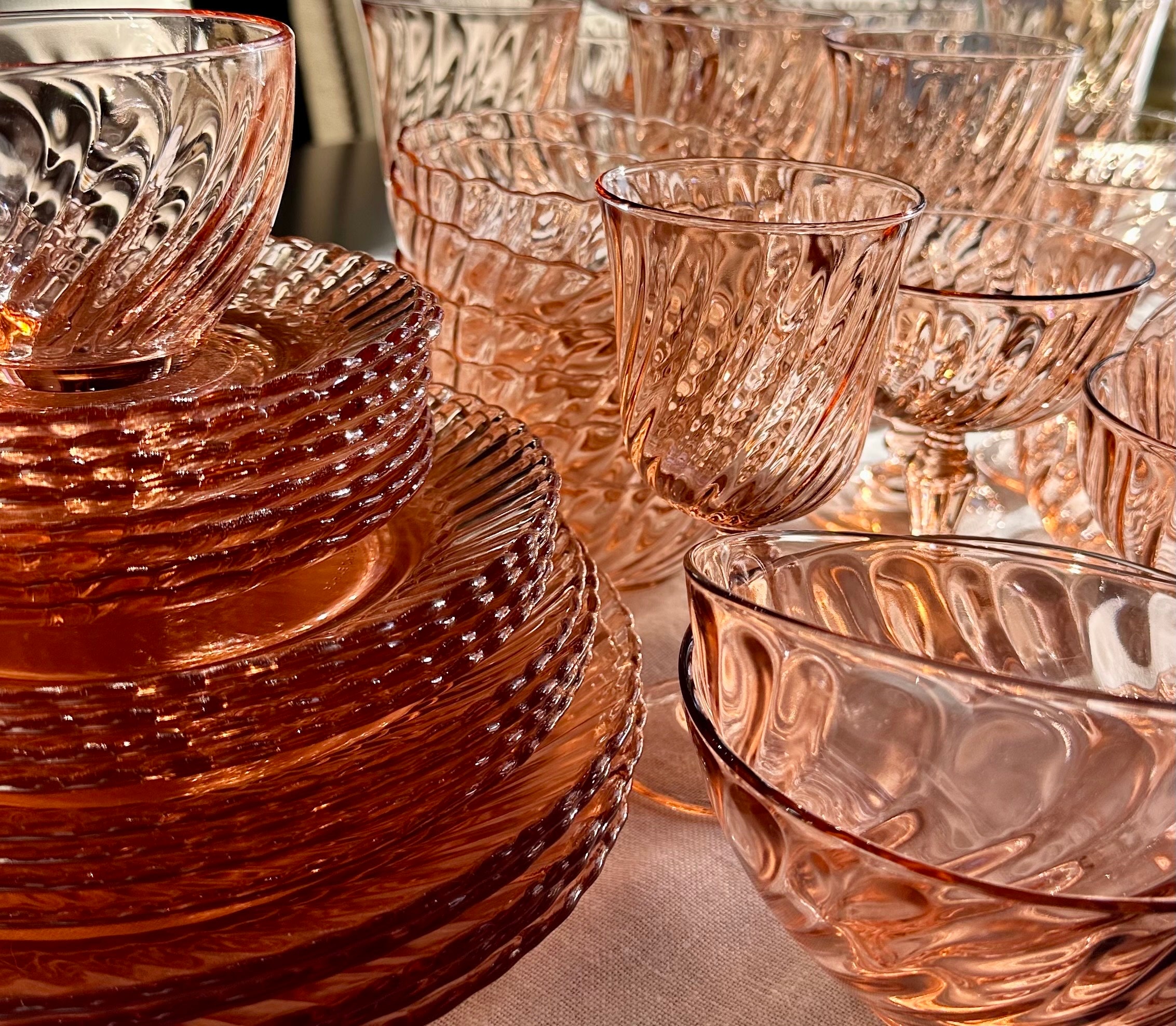 VINTAGE PINK TABLEWARE: Arcoroc / Luminarc France 