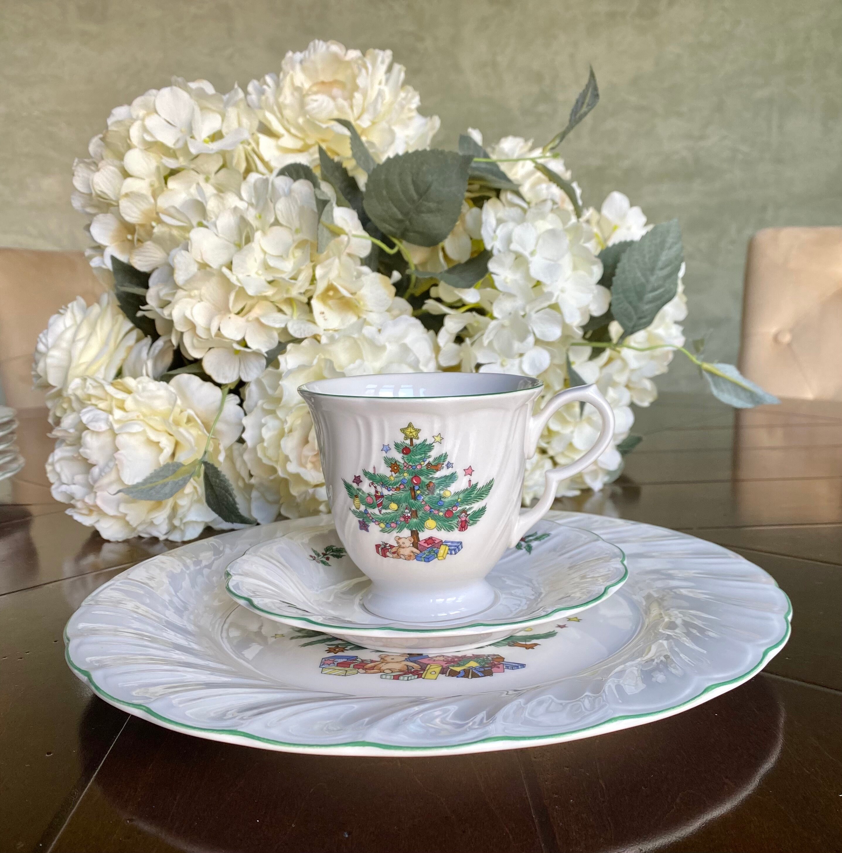NIKKO HAPPY HOLIDAYS: Vintage Christmas Dinnerware Open Stock