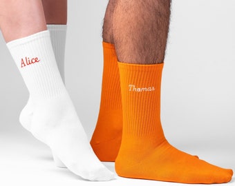 Benutzerdefinierte Namenssocken - Personalisierter gestickter Name auf weichen Baumwoll-Crew-Socken - Auf Bestellung & Made in Großbritannien - Hergestellt für Sie und Ihn