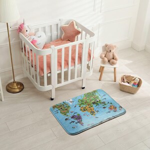 Dieren op de wereldkaart Zacht kindertapijt, blauwe kinderdecoratie, babykamertapijt, tapijt voor pasgeborenen, kindertapijt met patroon, kraamcadeau,