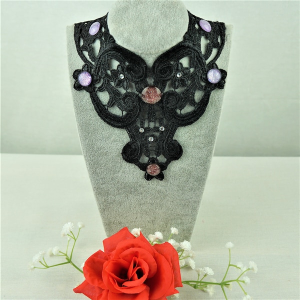 Spitzencollier schwarz 3 verschiedene Glascabochon Farben. Gothic, Steampunk, Hochzeit