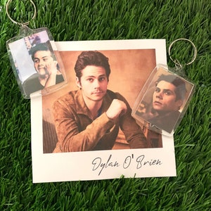 Llavero y lámina de Dylan O'Brien