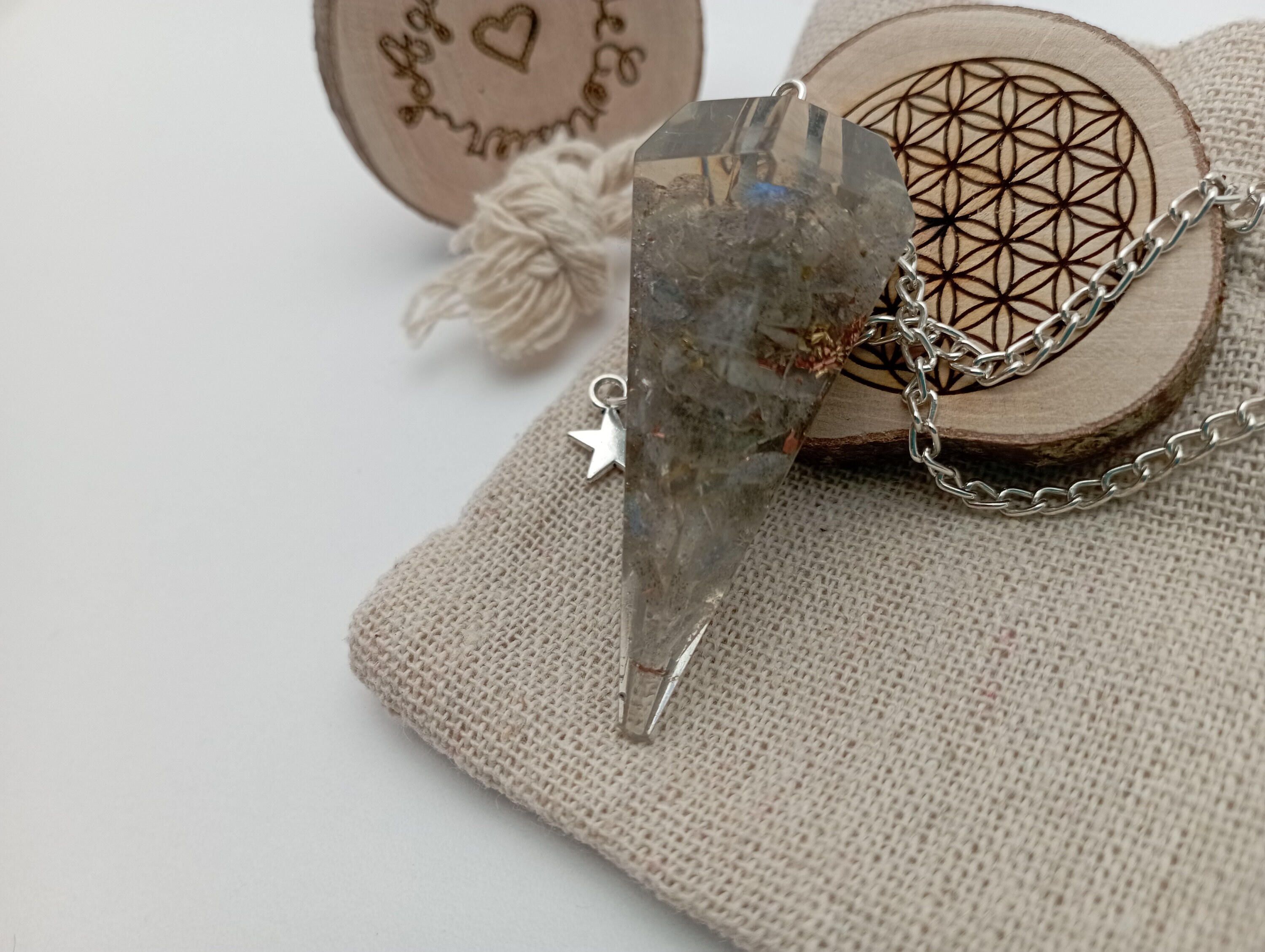 Pendule en Orgonite Labradorite