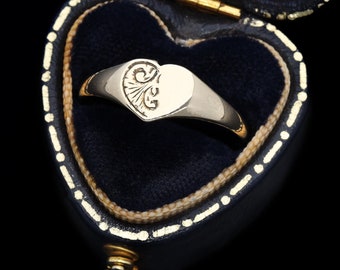 The Vintage 1985 Heart Signet Ring