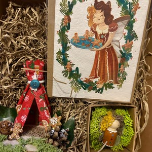 Coffret cadeau fée - poupée à chevilles en bois, tipi et carte de voeux à planter