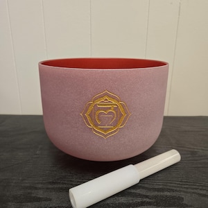 440Hertz C Note 10-Zoll-Rot mit Logo Kristallklangschale mit Licht, weicher Tasche, Kristallschlägel und O-Ring für perfekte Tonhöhe Klangheilung