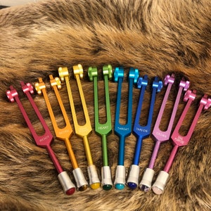 8pcs Metal Tuning Forks with gem feet set 7 Chakras forks 1 Soul Purpose fork with soft bags and 7pcs mallets for meditation sound healing image 3