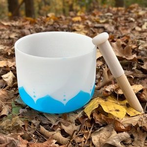 432Hz 8inch G note  perfect pitch Blue lotus design crystal singing bowl with bamboo mallet for sound healing meditation