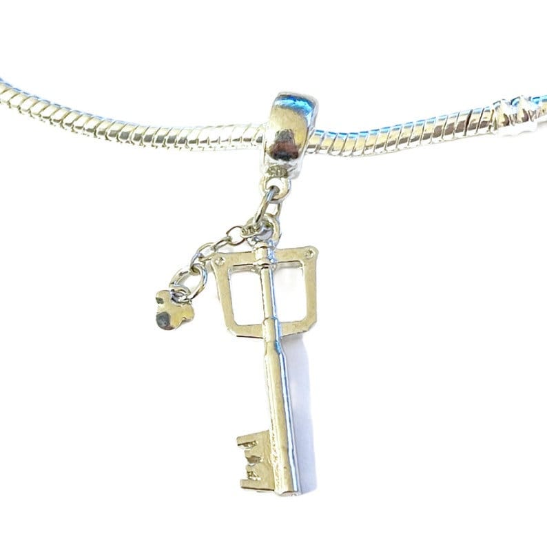 口コミ・レビューで人気商品を探そう Kingdom Etsy - Pandora Fits Charm Dangle Blade Magical キーホルダー・アクリルキーホルダー