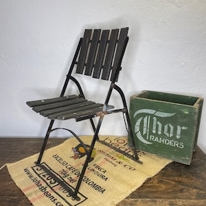 Antiker Biergartenstuhl,DDR,Ost,Vintage,Gartenstuhl,Klappstuhl,Geschenk,Holzstuhl,Eisenstuhl,