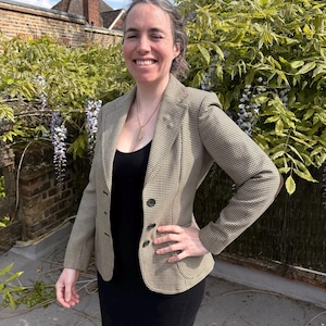 Vintage riding jacket. Hacking jacket. Elbow patches. Tailored librarian tweed blazer. Wool.