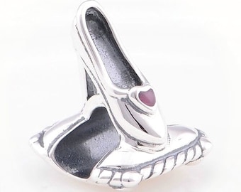Cinderella glass slipper on cushion/ Stiletto shoe with heart bead charm. Solid 925 sterling silver. For European style bracelets