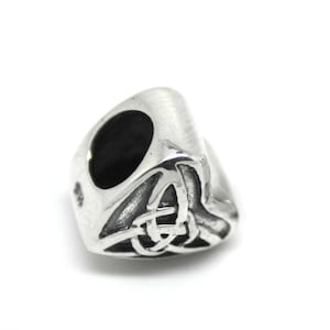 Perlenanhänger in Form eines keltischen Herzens mit Symbol für Triquetra. Massives 925er Sterlingsilber. Für Armbänder im European Style