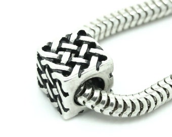 Celtic Knot weave bead charm. Scottish / Irish. Solid 925 sterling silver. For European style bracelets