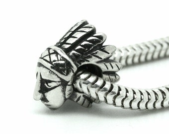 Native American warrior / chief in war bonnet / Indian Brave. Solid 925 sterling silver threaded bead charm. For European style bracelets