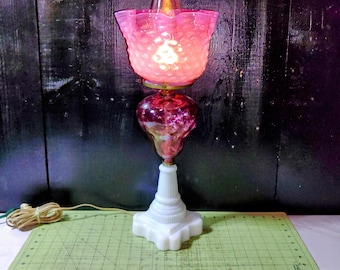 ヴィンテージ フェントン オパールセント クランベリー ホブネイル