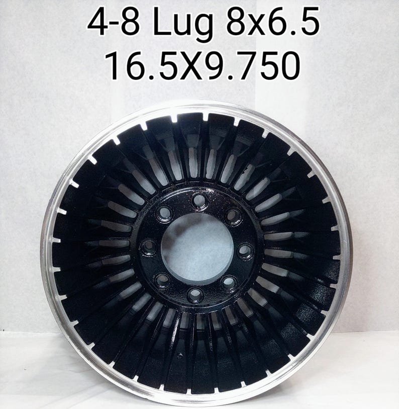 Puede incluir: Rueda negra y plateada de 16.5x9.750 pulgadas con patr&oacute;n de pernos de 4-8 agujeros 8x6.5.