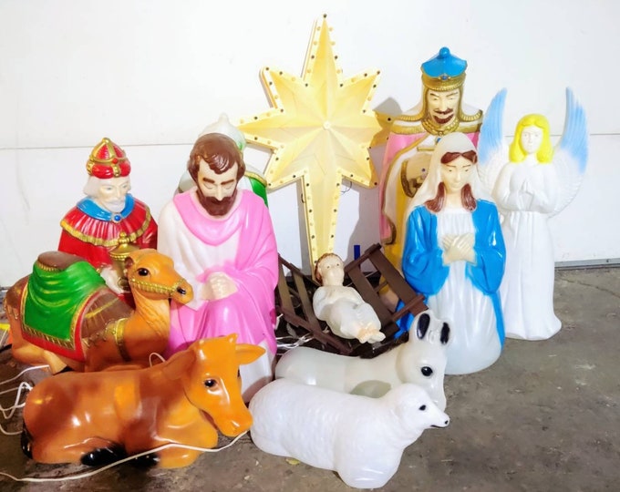 Vintage 13pce Christmas Blow Mold Nativity Scene Set With Boxs by