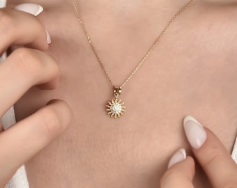 14k Solid Gold Sun Necklac, Dainty Sun Jewelry, Minimalist Sun Necklace, Tiny Sun Necklace, Gift for Her, Birthday Gift, Mother's Day Gifts