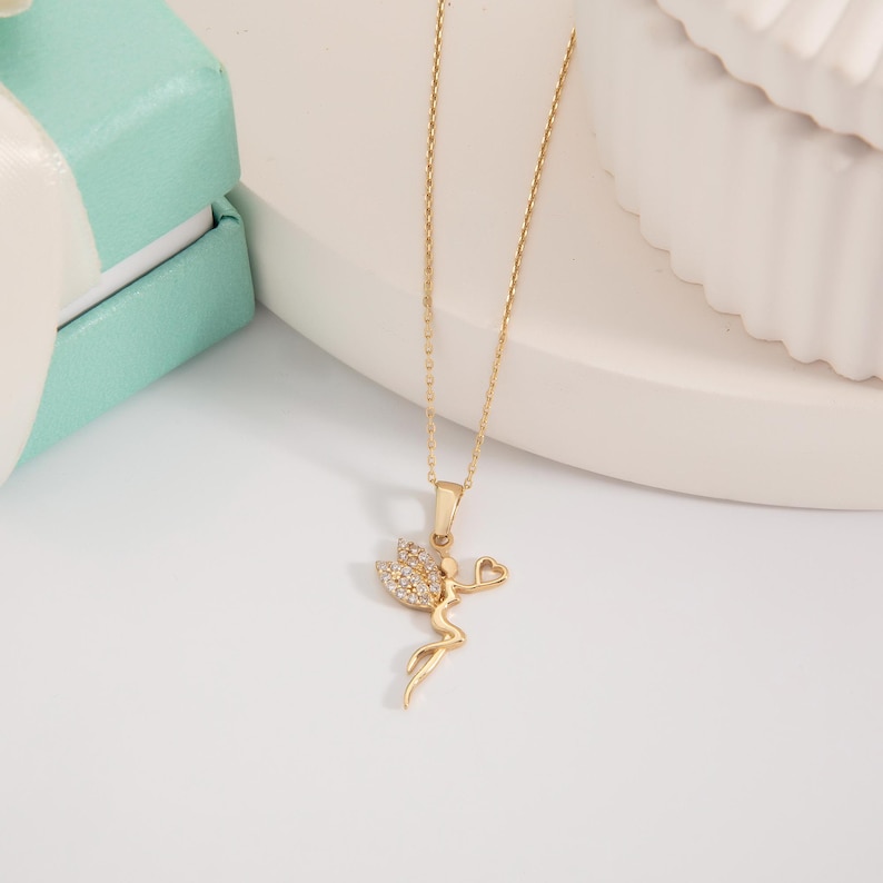 Minimalist pendant