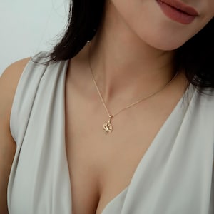 14k Solid Gold Tree of Life Pendant Necklace: Family Jewelry Gift