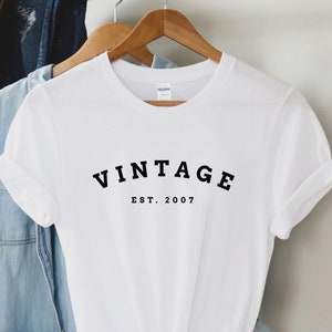 Shirt 18e verjaardagscadeau, vintage Est 2007, cadeau 18e verjaardag meisje jongen, verjaardagscadeaus voor hem en haar, 18e verjaardagscadeau, uniseks