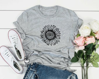 Sunflower T-Shirt, Botanical Shirt, Gift For Women, Flower T-Shirt, Birthday Present, Christmas Gift, Stocking Filler, Tumblr Women, Cute