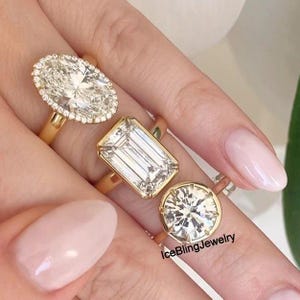 Oval Cut Halo Engagement Ring, Round Cut Prong With Bezel Set Wedding Ring, 14k Yellow Gold Bridal Ring, Proposal Ring, Bridesmaid Gift