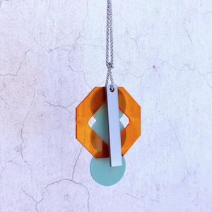 Orange Acryl Geometrische Halskette: Edelstahl Anhänger, Zwei Größen