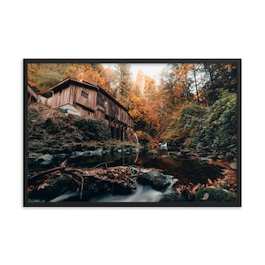 Fotografía del bosque de otoño Impresión en papel lustre Rústico enmarcado Cabaña rústica Cabaña River Woodland Arte de pared Otoño Estacional Marrón anaranjado Póster