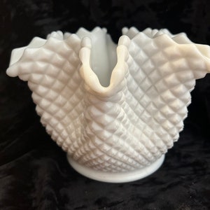 Wonderful Westmorland Milk Glass Hankerchief Bowl