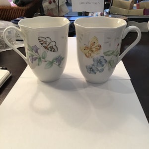 1- LENOX BUTTERFLY MEADOW coffee cup