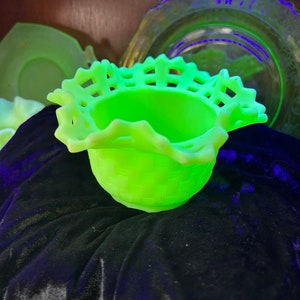 Fenton Uranium Custard Bowl