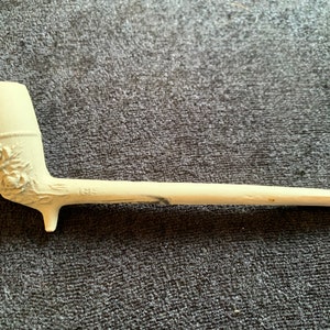 Antique rare unused 19th century Roses and Forget me Nots finish clay Pipe