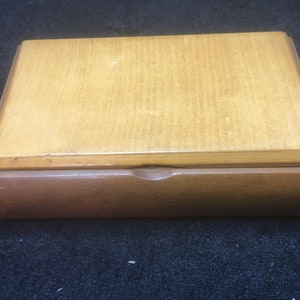 Vintage Tallent of Old Bond StreetScatola porta sigarette musicale / Portagioie