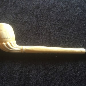 Vintage unused 19th century Horses hoof pattern finish clay Pipe