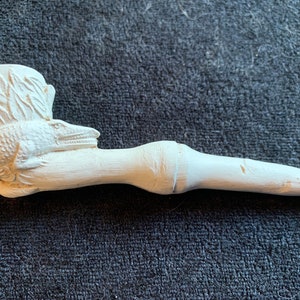 Vintage Rare unused 19th century Stubby pocket On Safari Crocodile in reeds finish clay Pipe