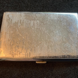 Vintage Chrome plated Cigarette Case with Engraved UK Map