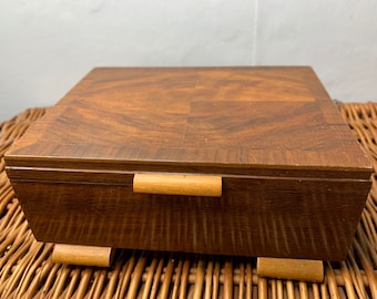 Impresionante caja de cigarrillos de madera dura antigua